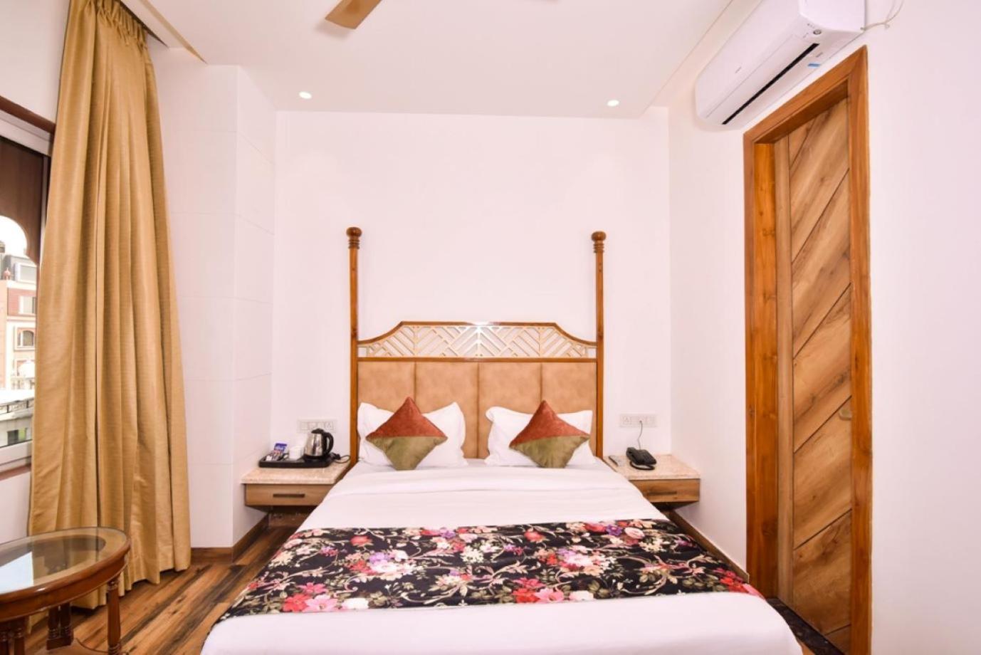 Hotel Rv Golden Amritsar Exterior foto