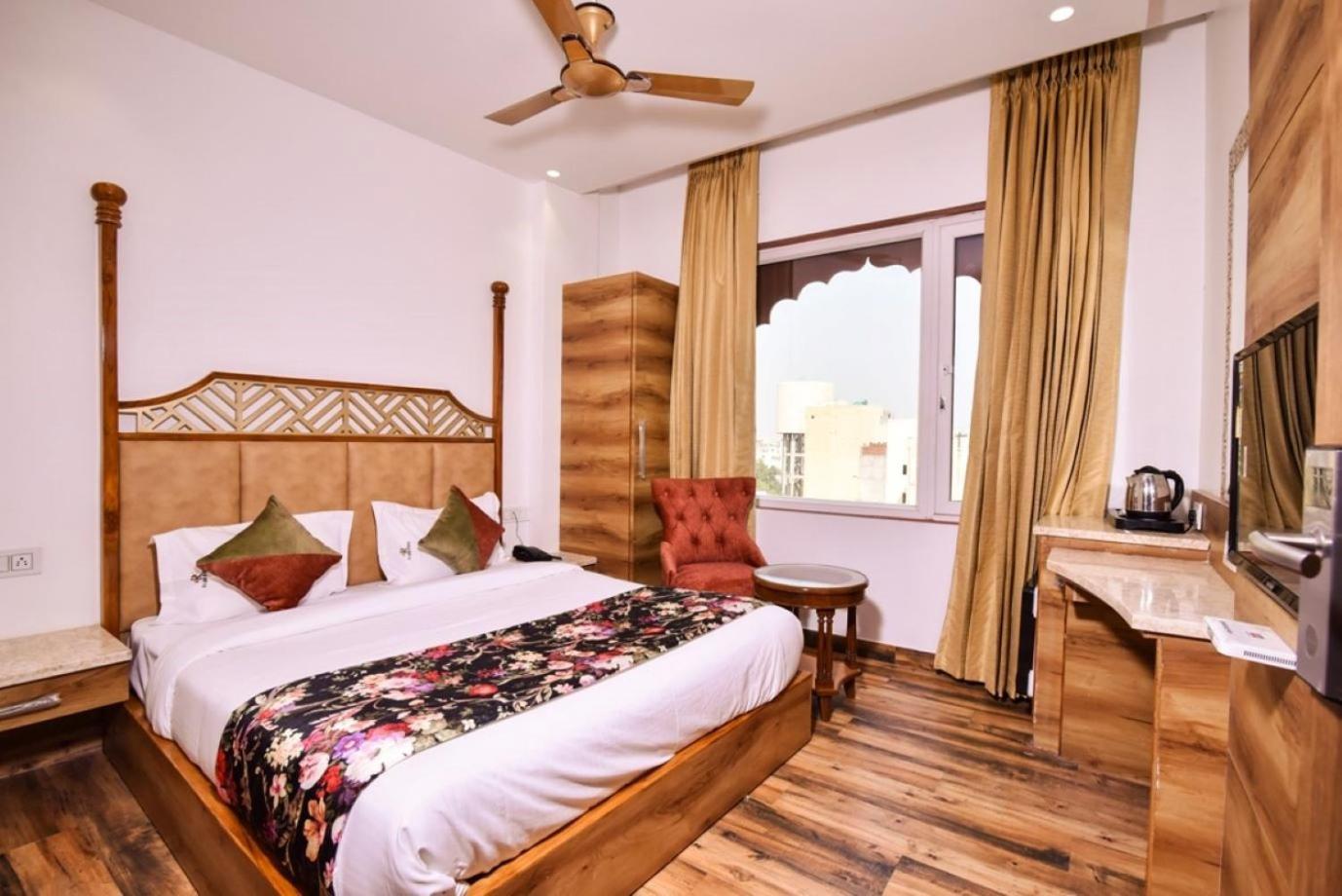 Hotel Rv Golden Amritsar Exterior foto