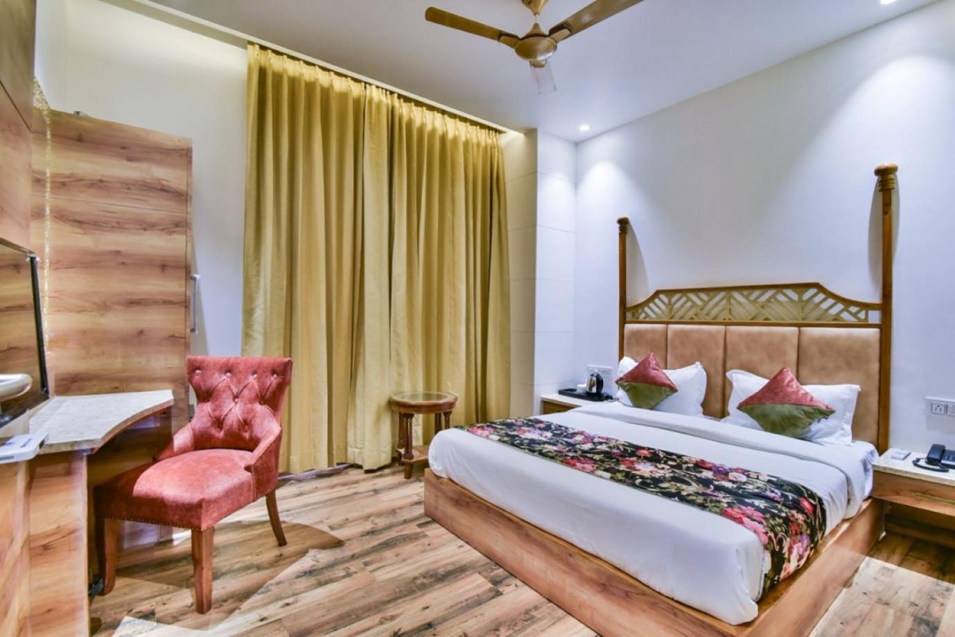 Hotel Rv Golden Amritsar Exterior foto